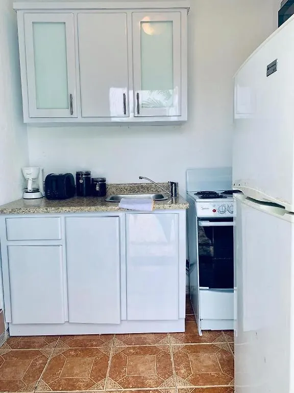 Ventana Va101 At Arecibo 681 Ocean Drive Apartment